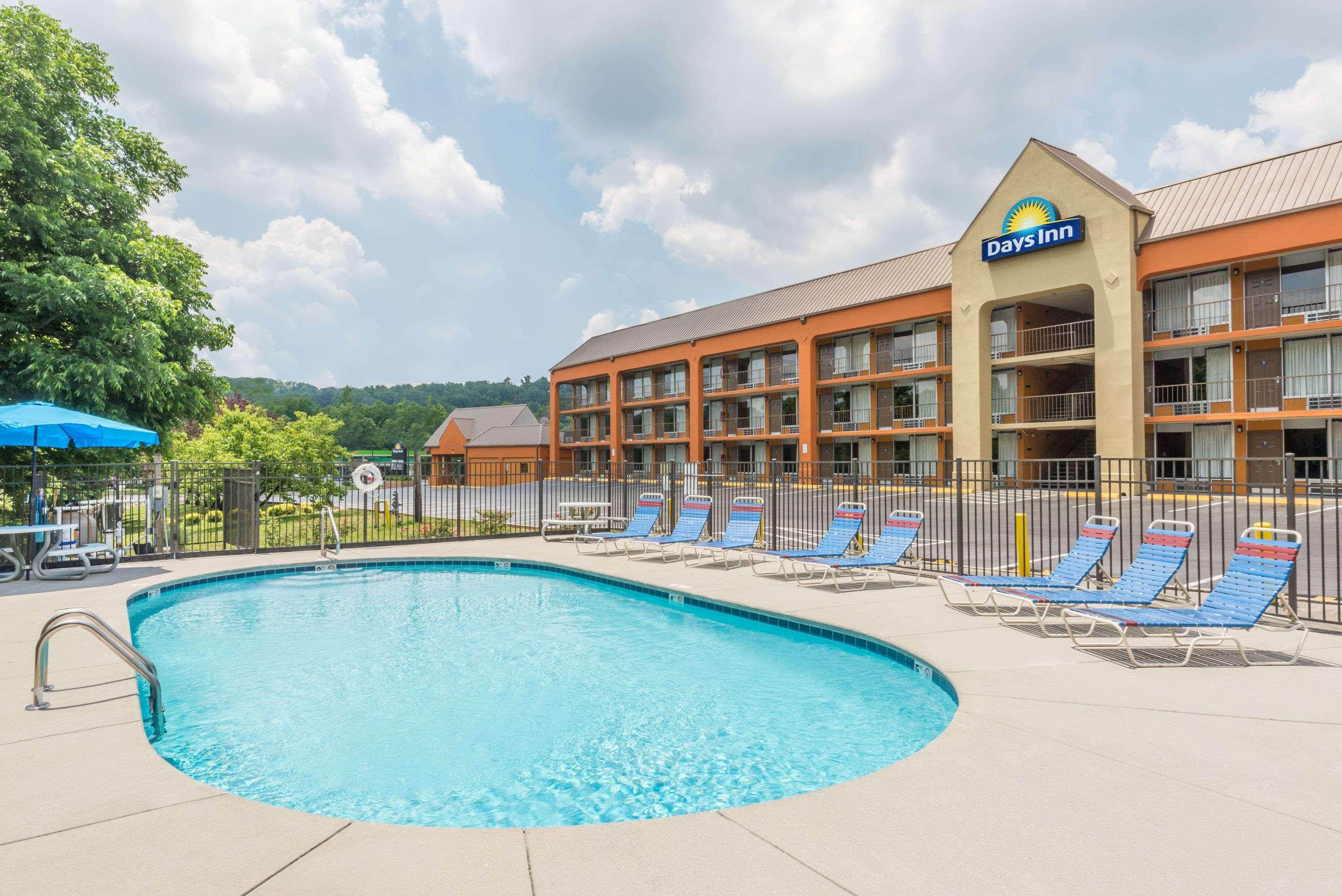 Days Inn By Wyndham Knoxville East Buitenkant foto