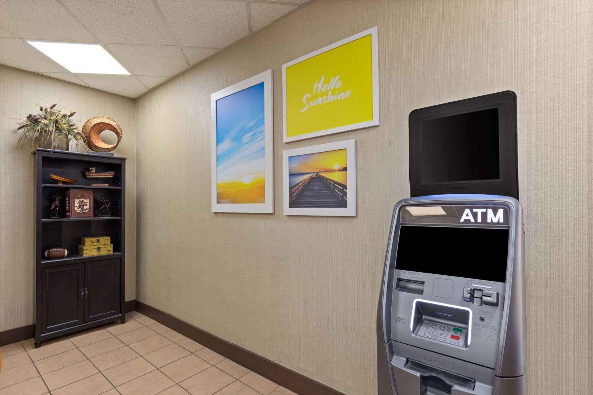 Days Inn By Wyndham Knoxville East Buitenkant foto