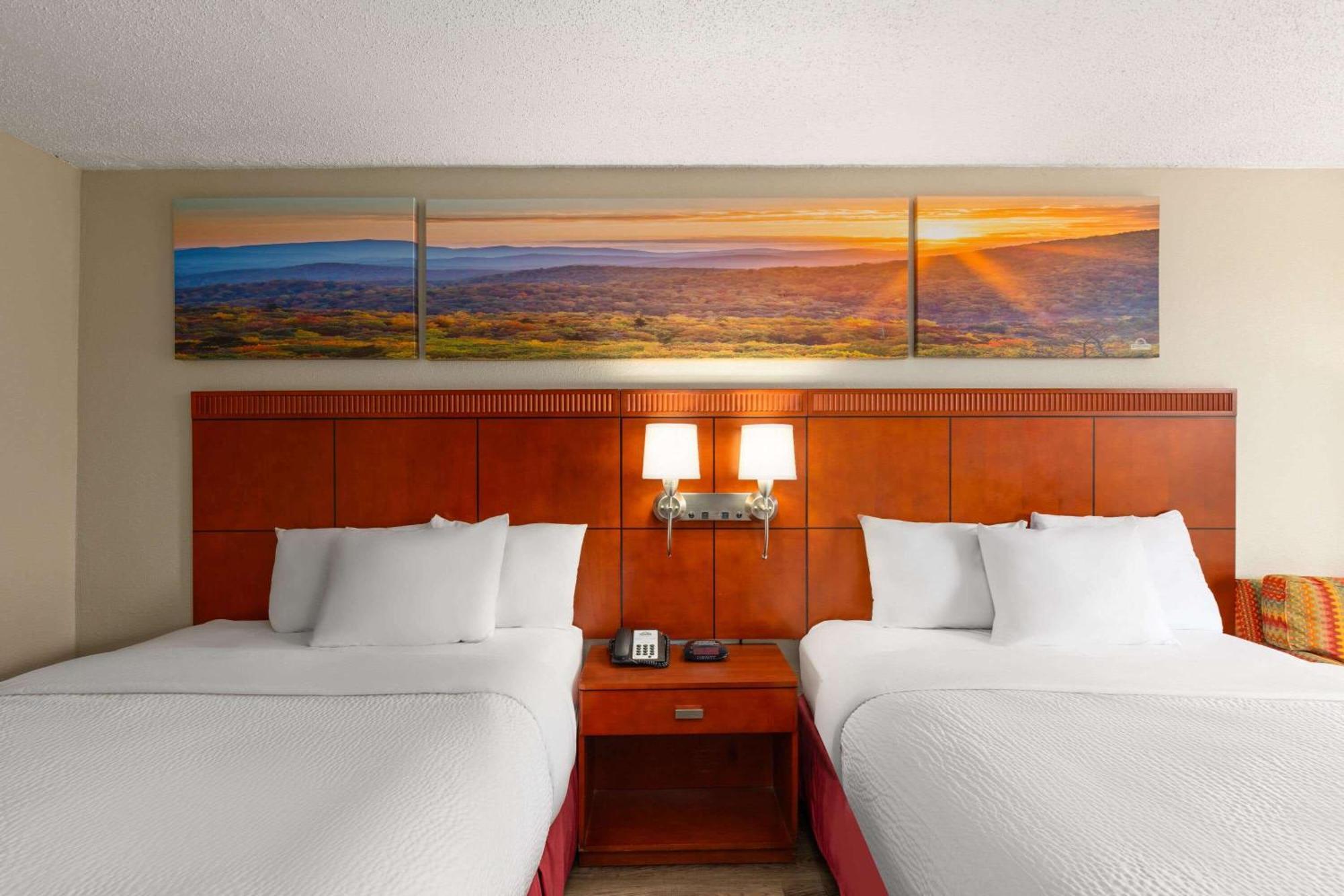 Days Inn By Wyndham Knoxville East Buitenkant foto
