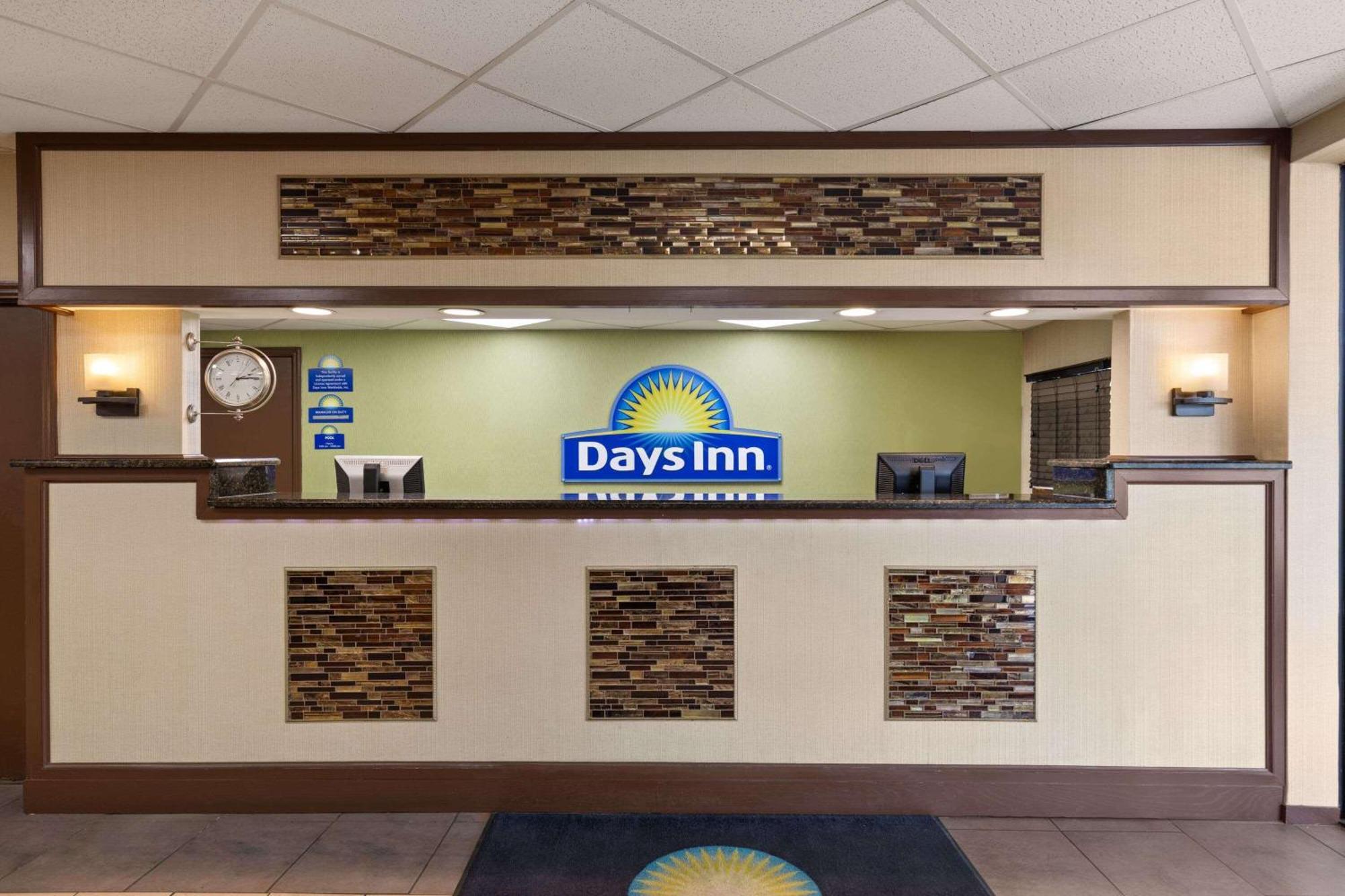 Days Inn By Wyndham Knoxville East Buitenkant foto